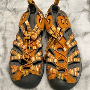 Keen sandals. Orange